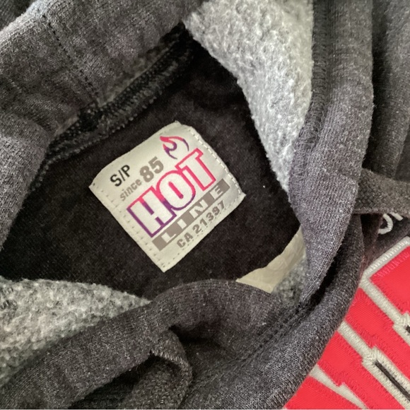 University of Winnipeg Hoodie - Picture 3 of 4